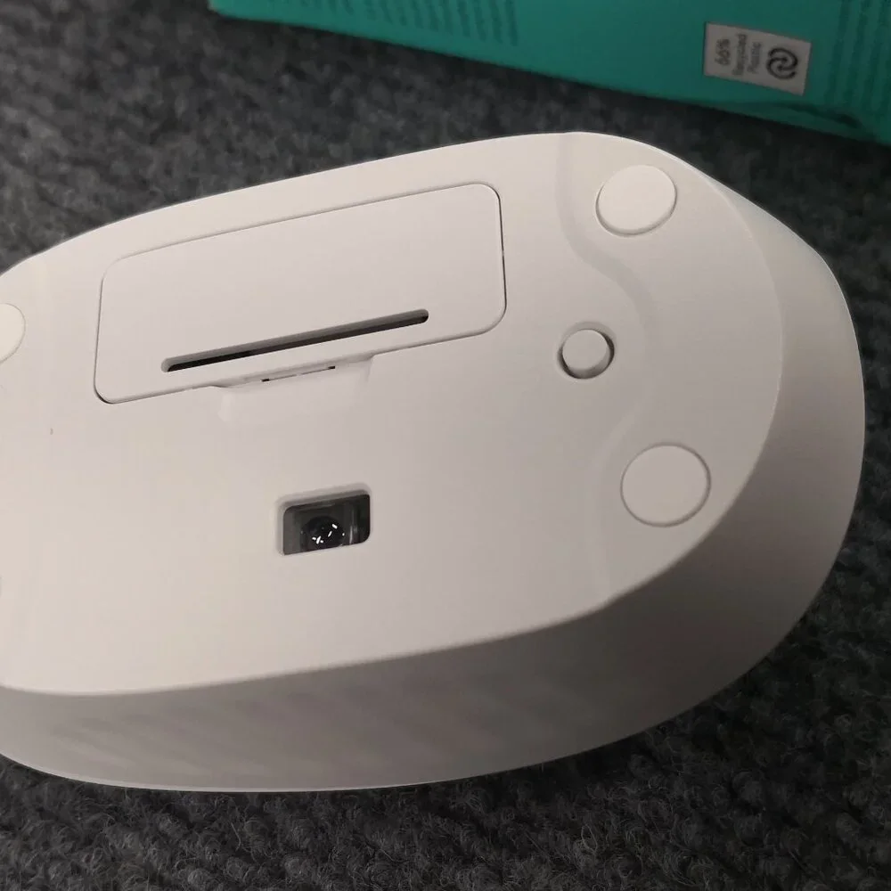Logitech M196 Lightweight Bluetooth Wireless Optical Mouse WHITE